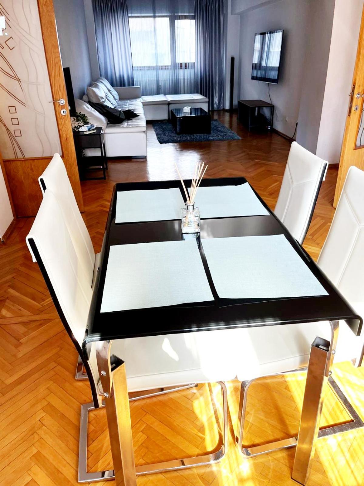 בוקרשט Romana 100 Sqm Deluxe Apartament מראה חיצוני תמונה